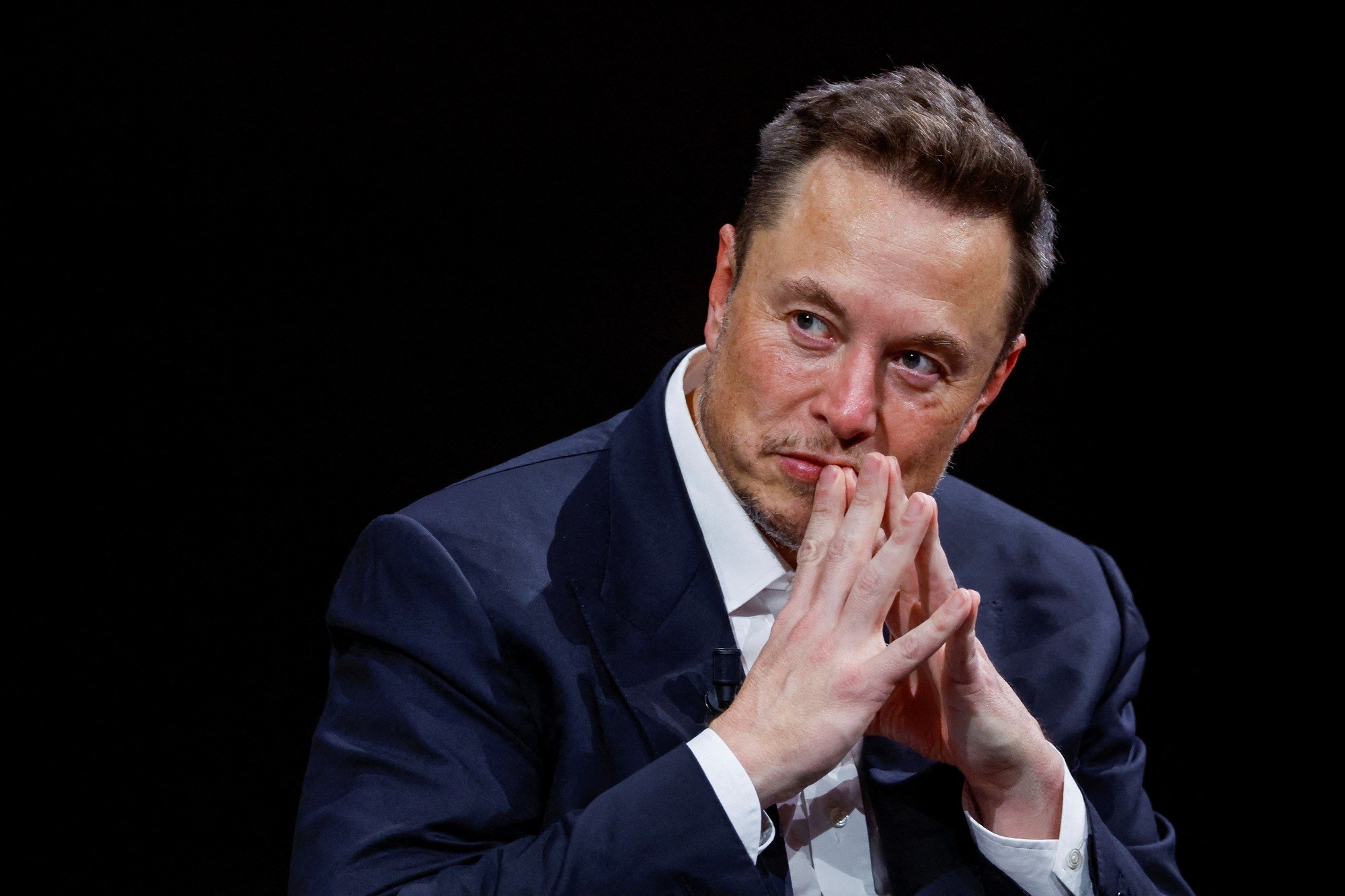 Tỷ phú Elon Musk mất ngôi người giàu nhất thế giới