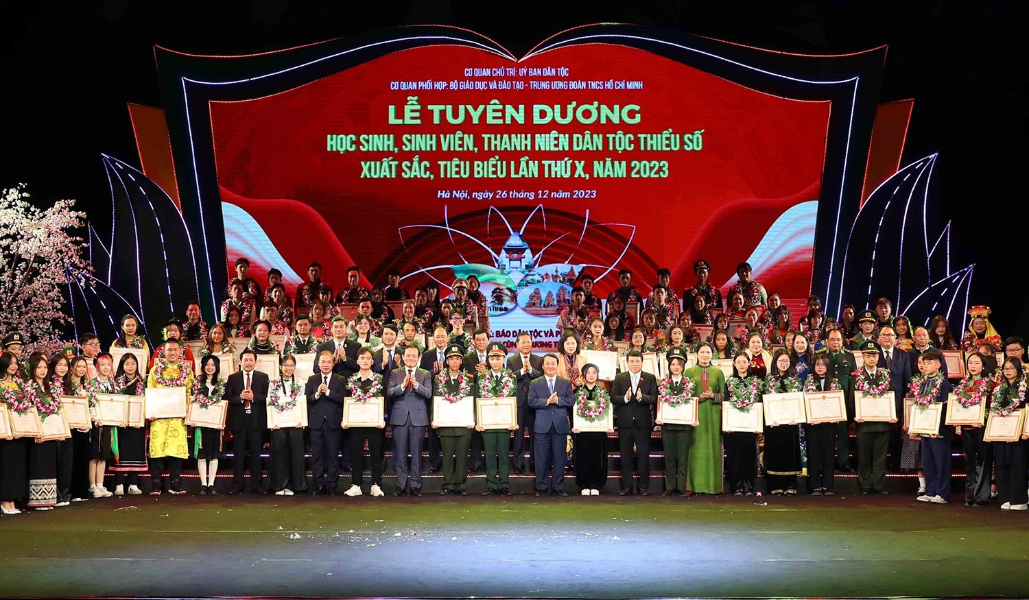 Tuyên dương 143 học sinh, sinh viên dân tộc thiểu số xuất sắc, tiêu biểu năm 2023