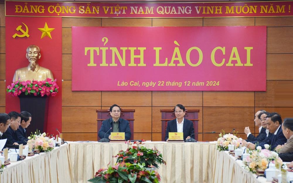Thủ tướng Chính phủ làm việc với Ban Thường vụ Tỉnh ủy Lào Cai