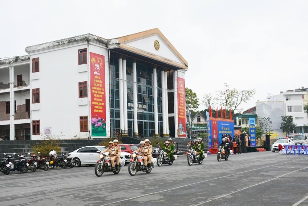 Lào Cai ra quân bảo đảm trật tự an toàn giao thông năm 2025