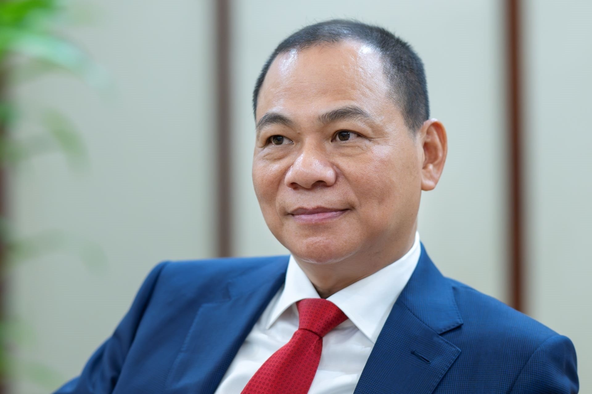 Ông Phạm Nhật Vượng muốn 'bơm' thêm 10.600 tỷ cho công ty điện