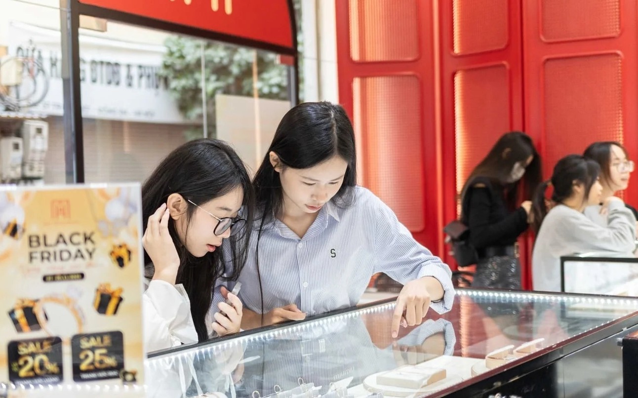 Giá vàng hôm nay 13/2: Tiếp tục giữ nhịp đi ngang