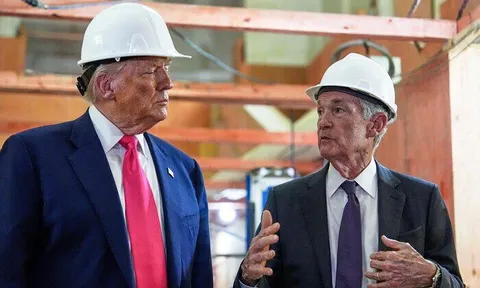 Ông Trump yêu cầu Fed hạ lãi suất, đe doạ sẽ khởi kiện ông Powell