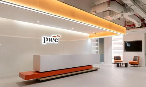 PwC Việt Nam: Doanh thu lao dốc, lợi nhuận giảm gần 57%