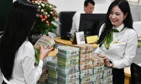 Big4 ngân hàng cùng loạt nhà băng tư nhân điều chỉnh tăng lãi suất tiết kiệm