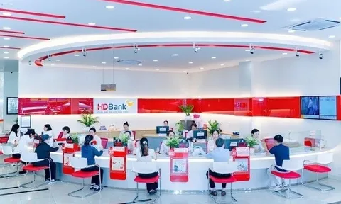 Thoát đáy NIM, HDBank (HDB) bứt tốc lợi nhuận nhờ tín dụng tăng vọt và cú hích VietJet