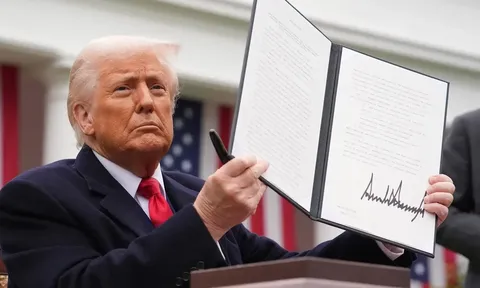 Phản đối Tòa án, Tổng thống Trump ban hành thêm lệnh áp 10% thuế toàn cầu