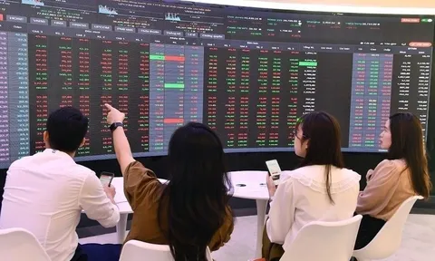 VN-Index biến động mạnh, các công ty chứng khoán hưởng lợi ra sao?