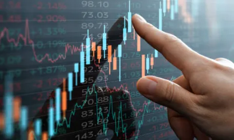 Thế giới Vì sao thị trường chứng khoán vẫn thăng hoa giữa bóng ma chiến tranh?