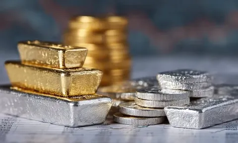 Bạc tăng mạnh hơn vàng, điều gì đang thúc đẩy thị trường?