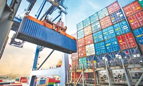 Xuất nhập khẩu năm 2025 dự kiến đạt mức kỷ lục 900 tỷ USD