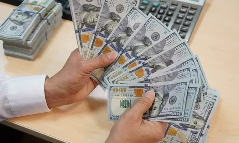 Phạt nặng để chặn hành vi mua, bán ngoại tệ trái phép trên thị trường 'chợ đen'