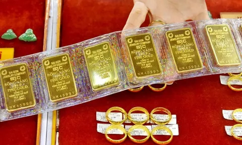 Giá vàng ngày 17/8: Vàng SJC và nhẫn trơn tăng 800.000 đồng/lượng