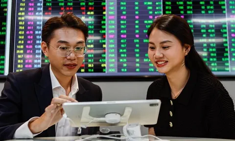 Chứng khoán Việt lên hạng: Tài khoản mở mới tăng cao, thanh khoản vẫn mất hút