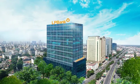 Bà Phạm Thu Hương mua hơn 148 triệu cổ phiếu LPB, cùng ông Phạm Nhật Vượng nắm gần 10% vốn LPBank