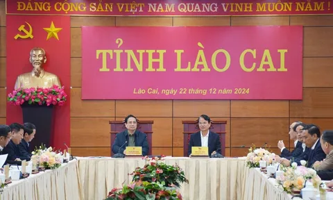 Thủ tướng Chính phủ làm việc với Ban Thường vụ Tỉnh ủy Lào Cai