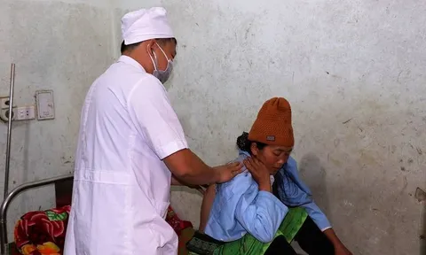 Lào Cai tiếp tục thực hiện hiệu quả chính sách hỗ trợ khám, chữa bệnh cho người nghèo và đồng bào dân tộc thiểu số vùng khó khăn