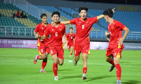 U17 Việt Nam vô địch: Dấu ấn HLV Roland và “hệ sinh thái” CLB Hà Nội