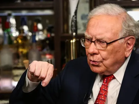 Huyền thoại Warren Buffett không hài lòng với chính sách thuế quan của ông Trump?