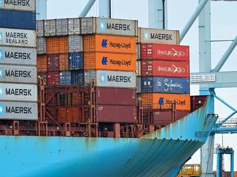 Mỹ trước 'giờ G': Nhập khẩu tăng sốc, xuất khẩu trì trệ