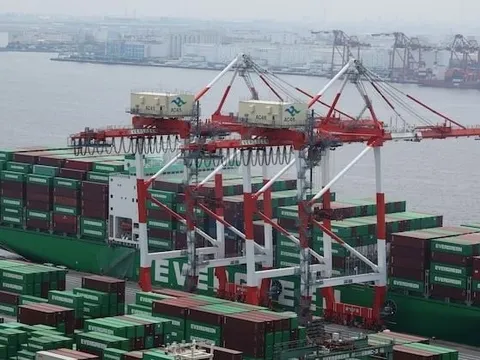 Ông Trump nói Nhà Trắng đã gửi thư thông báo mức thuế 25% tới Hàn Quốc Nhật Bản, dọa sẽ tăng thêm 25% nếu trả đũa