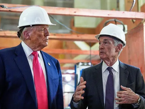 Ông Trump yêu cầu Fed hạ lãi suất, đe doạ sẽ khởi kiện ông Powell