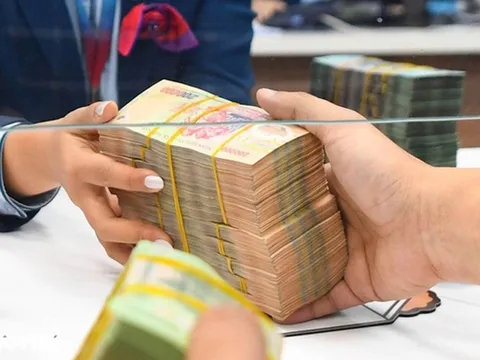 Ngân hàng đồng loạt tăng lãi suất tiết kiệm trước áp lực thanh khoản cuối năm