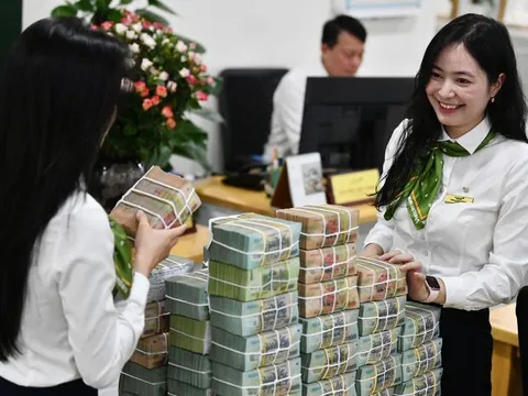 Big4 ngân hàng cùng loạt nhà băng tư nhân điều chỉnh tăng lãi suất tiết kiệm