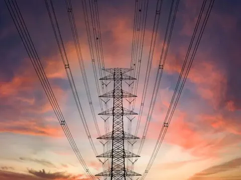 Đầu tư toàn cầu vào chuyển đổi năng lượng đạt kỷ lục 2.300 tỷ USD