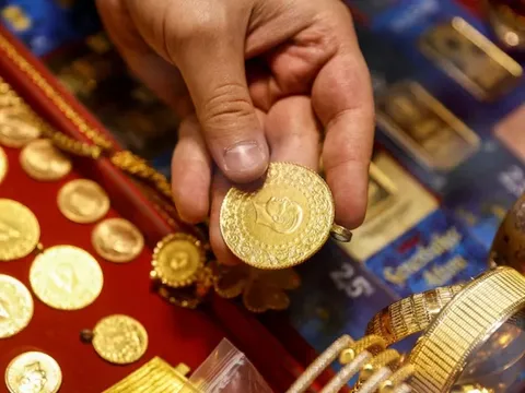 Giá vàng thế giới có đợt tăng mạnh nhất 17 năm