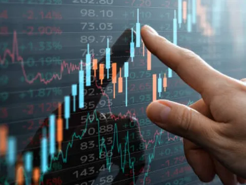 Thế giới Vì sao thị trường chứng khoán vẫn thăng hoa giữa bóng ma chiến tranh?