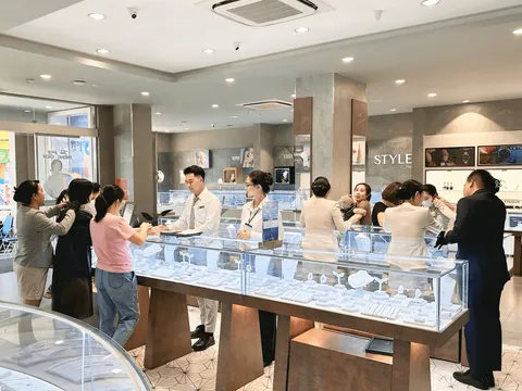 Doanh thu quý II tăng 12%, PNJ tiếp tục mở rộng tệp khách hàng