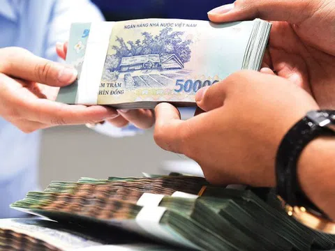 Hai ngân hàng đầu tiên công bố giảm lãi suất cho vay đến cuối năm tới 3,5%/năm