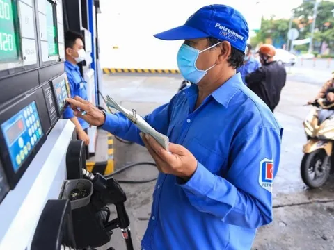 Giá xăng dầu đồng loạt giảm mạnh, thấp nhất từ tháng 3 năm nay