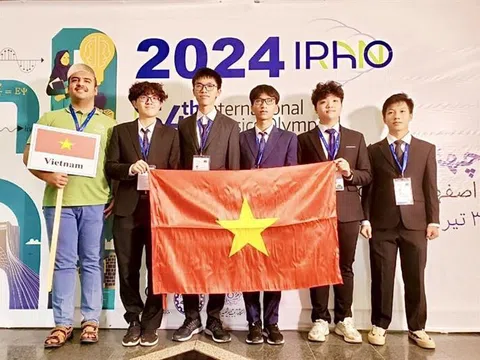 5 học sinh Việt Nam giành huy chương Olympic Vật lý quốc tế 2024