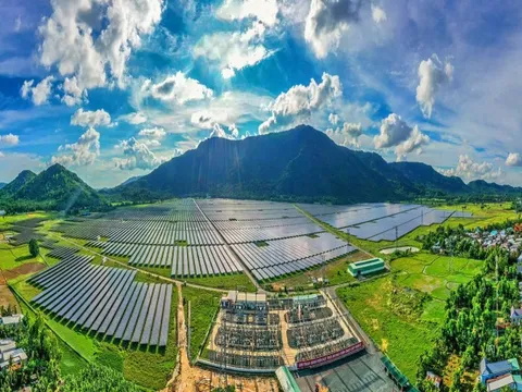 Việt Nam sẽ phát triển 2 trung tâm công nghiệp, dịch vụ năng lượng tái tạo