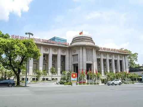 Ngân hàng Nhà nước tăng mạnh bơm vốn, hỗ trợ thanh khoản cuối quý