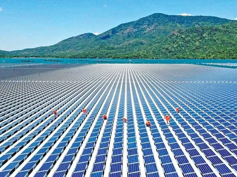 Phó Thủ tướng yêu cầu đẩy nhanh tiến độ các dự án điện