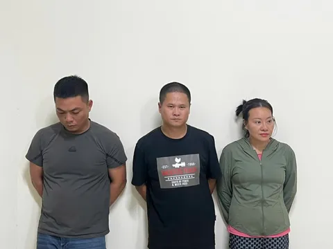 3 người xả trộm gần 50m³ chất thải bể phốt xuống sông Tô Lịch