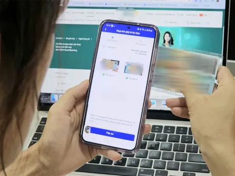 Ngân hàng phải gặp trực tiếp khách, đối chiếu sinh trắc học khi mở thẻ