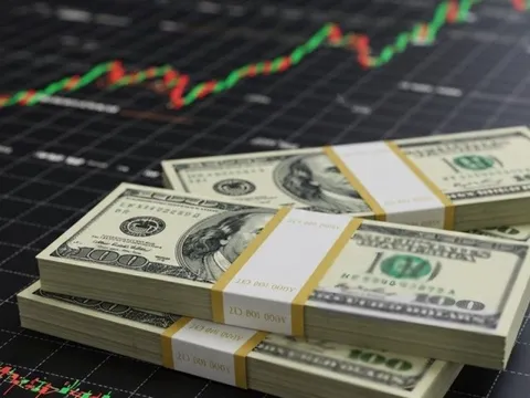 USD tăng mạnh khi xung đột Trung Đông đẩy giá dầu lên đỉnh