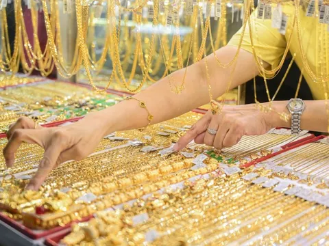 Giá vàng hôm nay 20/5: Vàng thế giới lao dốc, trong nước giảm hơn 1 triệu đồng/lượng
