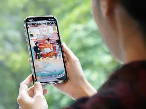Từ 1/7, KOL, KOC livestream bán hàng phải chịu trách nhiệm đến đâu?