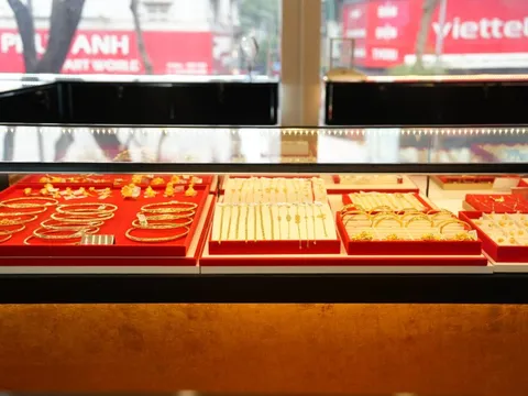 Giá vàng hôm nay 8/9: Vàng nhẫn, vàng miếng tiếp tục đi lùi