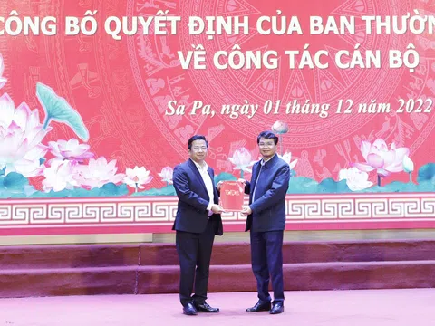 Công bố các quyết định về công tác cán bộ