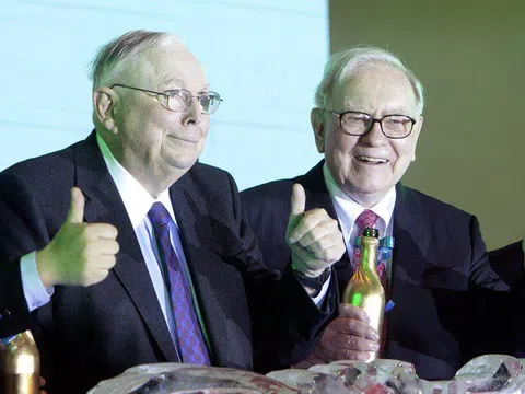 10 bài học về tiền bạc và hạnh phúc từ ‘cặp bài trùng’ Warren Buffett và Charlie Munger