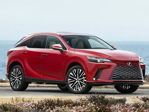 Lexus RX 2023 ra mắt khách hàng Việt, tăng giá hàng chục triệu đồng