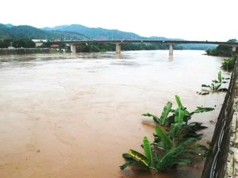 Sông Hồng xuất hiện lũ lớn hiếm gặp trong nhiều năm