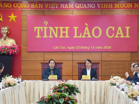 Thủ tướng Chính phủ làm việc với Ban Thường vụ Tỉnh ủy Lào Cai