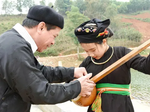 Đàn Tính: "Đứa con tinh thần” của người Tày Lào Cai